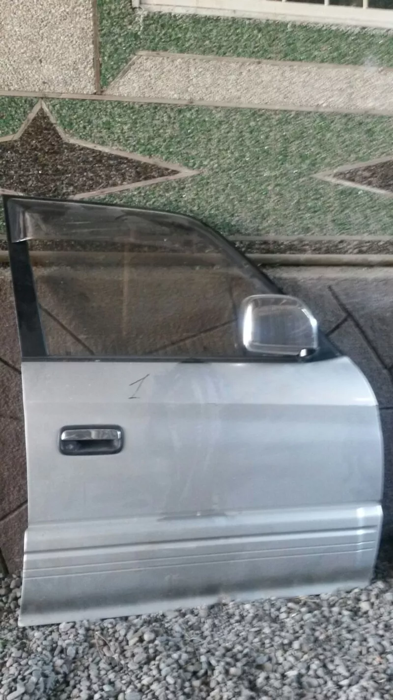 дверь  боковая передняя  правая Toyota Land Cruiser Prado 95  